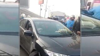 সাত সকালে নিয়ন্ত্রণ হারিয়ে গাড়ির ধাক্কা বাইপাসের ডিভাইডারে 