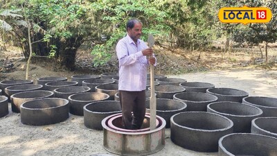 বাড়ির ফাঁকা জায়গার সামনে সিমেন্টের রিং তৈরি করে রোজগার করছেন মালদহের একসময়ের পরিযায়ী শ্রমিক
