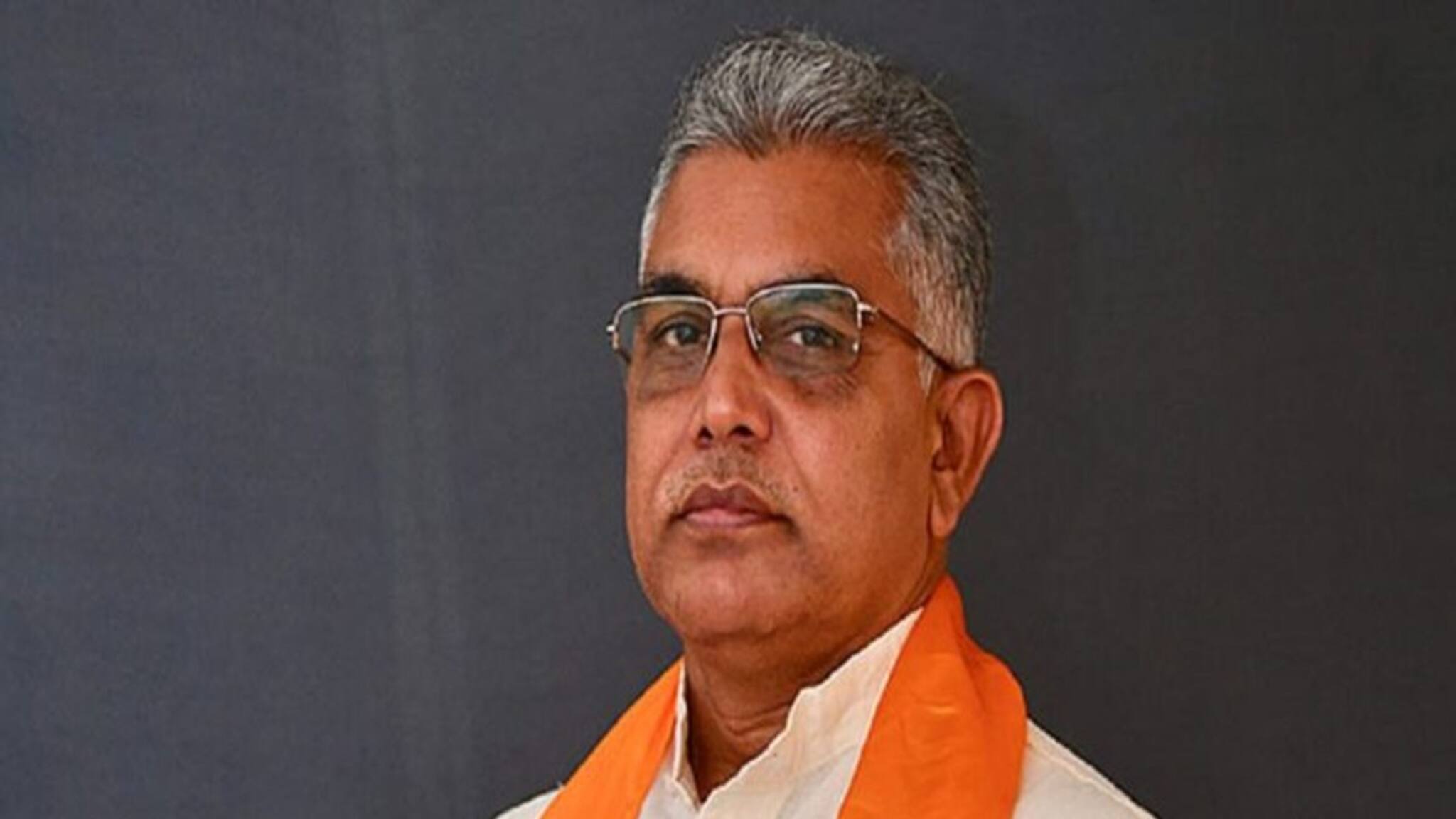 ভয়াবহ ঘটনা! দিলীপ ঘোষ উঠতেই ভেঙে পড়ল মঞ্চ! গোসাবায় যা ঘটল, চমকে উঠবেন শুনে