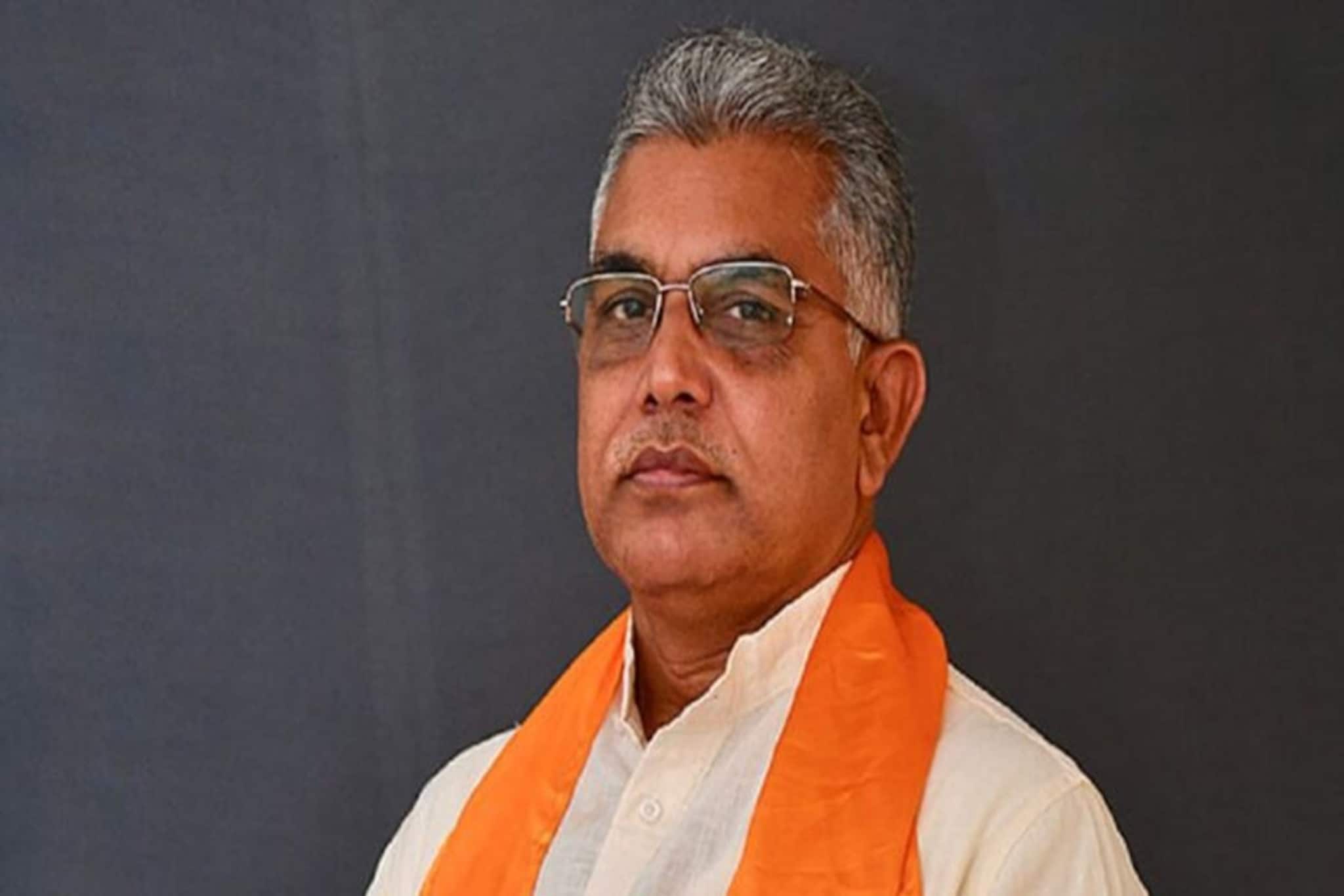 ভয়াবহ ঘটনা! দিলীপ ঘোষ উঠতেই ভেঙে পড়ল মঞ্চ! গোসাবায় যা ঘটল, চমকে উঠবেন শুনে