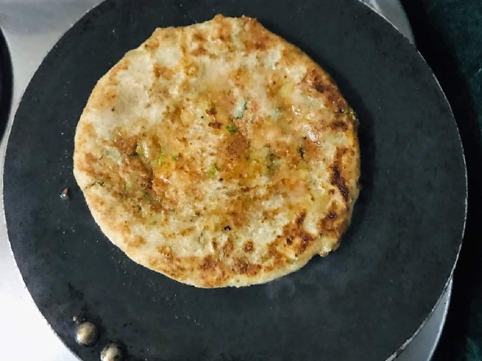 এক ফোঁটা তেল নেই,জল দিয়েই 'ভাজা' হবে পরোটা, নেই 'ফ্যাট',ওজন কমাতে মোক্ষম, জেনে নিন পদ্ধতি এক ফোঁটা তেল নেই,জল দিয়েই 'ভাজা' হবে পরোটা, নেই 'ফ্যাট',ওজন কমাতে মোক্ষম, জেনে নিন পদ্ধতি