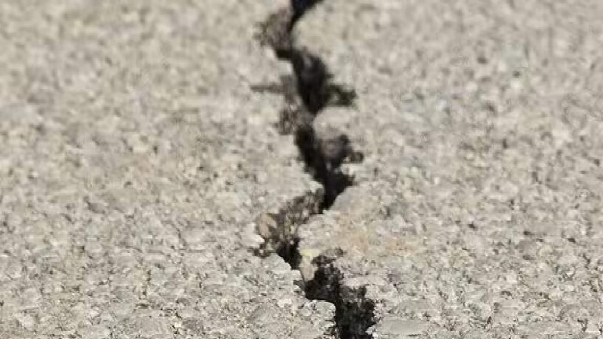 ভূমিকম্পে দুলে উঠল কলকাতা! বেশ জোরেই অনুভূত কম্পন! উৎসস্থল কোথায়?