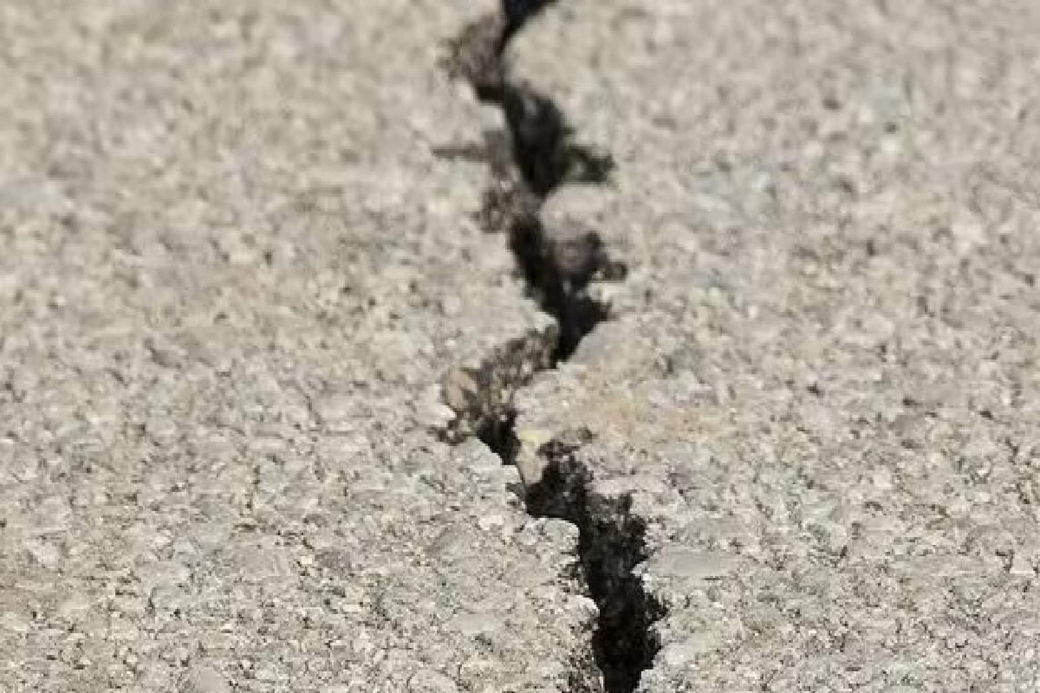 ভূমিকম্পে দুলে উঠল কলকাতা! বেশ জোরেই অনুভূত কম্পন! উৎসস্থল কোথায়?