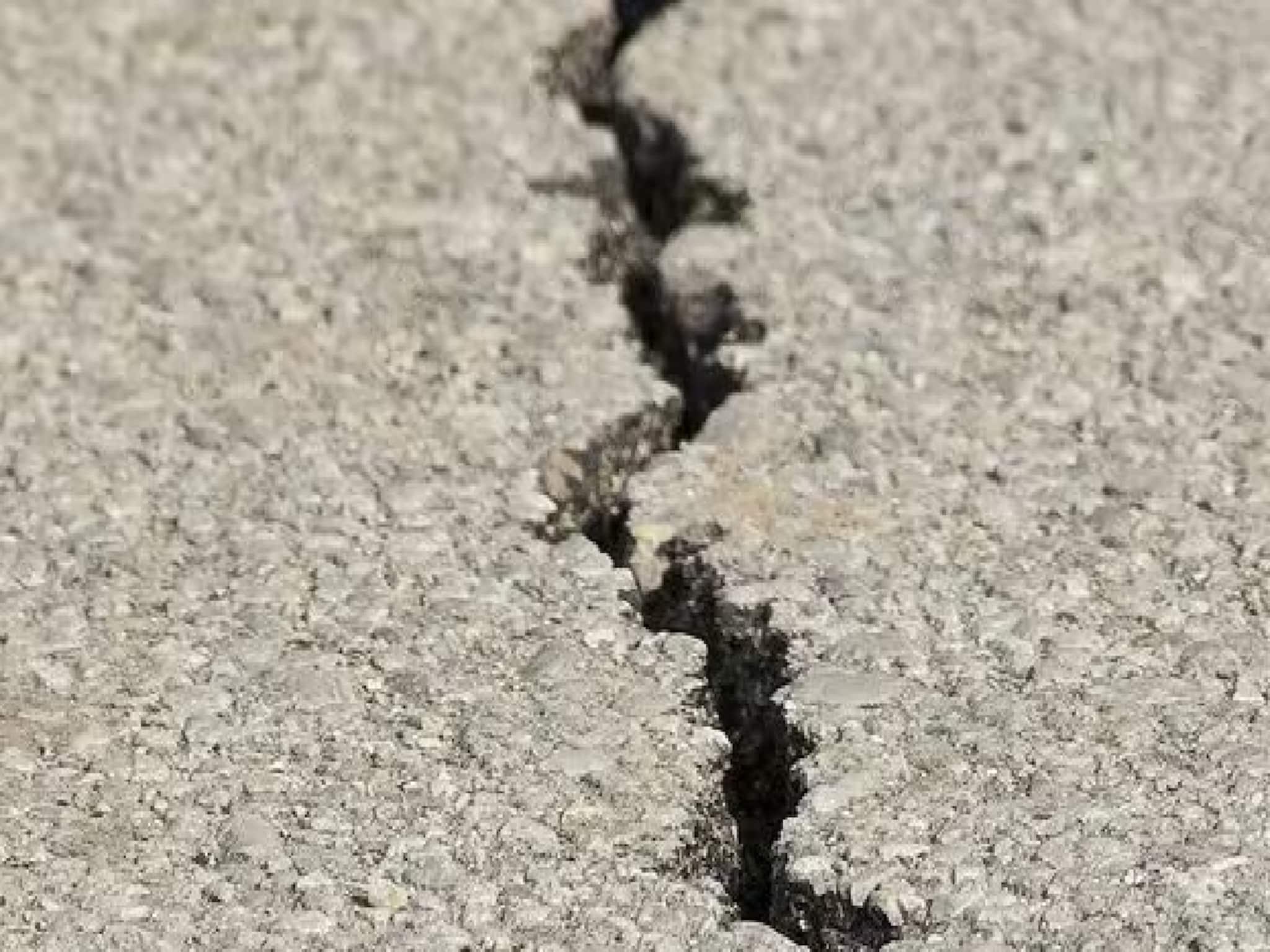 ভূমিকম্পে দুলে উঠল কলকাতা! বেশ জোরেই অনুভূত কম্পন! উৎসস্থল কোথায়?