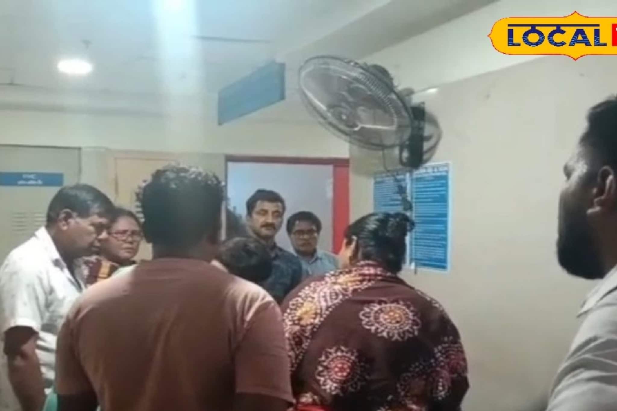 বাবার হাত ধরে স্কুল যাওয়া হল না, রক্তাক্ত ইউনিফর্ম দেখে চোখের জল ধরে রাখতে পারছে না কালনা