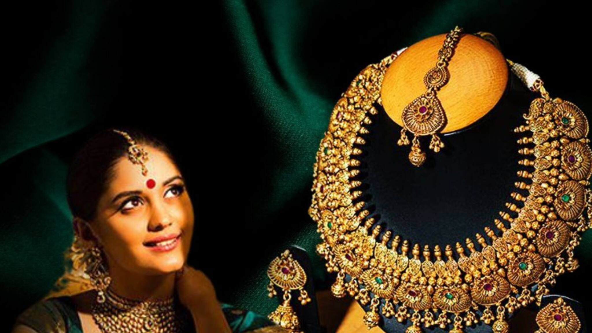 Gold and Silver Price: সোনার দাম ১,৫৯,৮০১ টাকা, রুপোর দাম ২,৮২,৮১৬ টাকা, এখন দাম কোথায় পৌঁছাবে? জেনে নিন এখনই