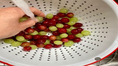 আঙুর, কীটনাশক, আঙুরে ভর্তি পেস্টিসাইডস, দূর করার সঠিক উপায় জানেন তো, ফলো করুন এই কয়েকটি স্টেপ, ভ্যানিশ হবে রাসায়নিক বিষ, পেস্টিসাইড, আঙুরে বিষাক্ত রাসায়নিক, আঙুর ধোয়ার উপায়, ফল, ফল থেকে ক্ষতিকর রাসায়নিক দূর করার উপায়, আঙুর থেকে রাসায়নিক দূর করার সঠিক উপায়, আঙুরের বিষাক্ত রাসায়নিক, আঙুরের বিষ, আঙুর ধোয়ার উপায়, আঙুর ধোয়ার সঠিক পদ্ধতি, আঙুরের কীটনাশক কেন বেশি থাকে, আঙুরের গায়ে মোমের মতো কী থাকে, আঙুরের গায়ে মোম দূর করার উপায়, আঙুরে বিষাক্ত রাসায়নিক, আঙুরের কেমিক্যাল, আঙুরে কেমিক্যাল কী ভাবে ম্যাজিকে দূর করা যায়, আঙুরে কী ভাবে কেমিক্যাল দূর করবেন, ফল, ফলে পেস্টিসাইড, ফলে রাসায়নিক, ফলে কেমিক্যাল, ফলে ফলে রাসায়নিক, ফলে বিষাক্ত রাসায়নিক, স্বাস্থ্য, স্বাস্থ্য টিপস