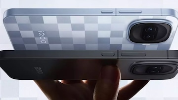 ভারতে এল iQOO 15R! স্ন্যাপড্রাগন ৮ জেন ৫ প্রসেসর ও ৭৬০০mAh ব্যাটারির সঙ্গে আর কী কী থাকছে? ভারতে এল iQOO 15R! স্ন্যাপড্রাগন ৮ জেন ৫ প্রসেসর ও ৭৬০০mAh ব্যাটারির সঙ্গে আর কী কী থাকছে?