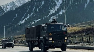 ভারত-পাক সীমান্তে ফের দেখা গেল পাক ড্রোন ভারত-পাক সীমান্তে ফের দেখা গেল পাক ড্রোন