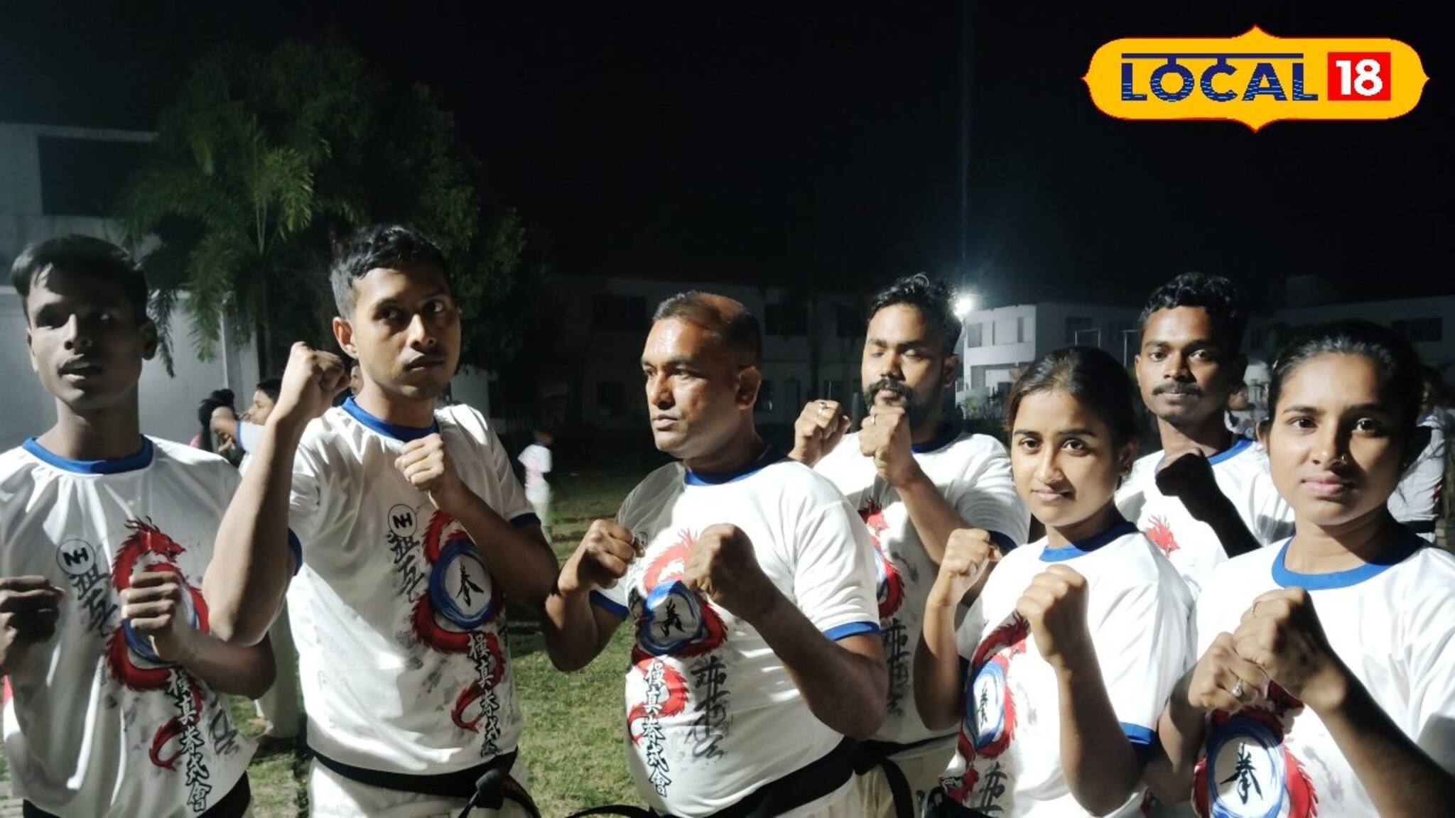 Karate Training: চাকরিকে টা-টা! ক্যারাটে প্রশিক্ষণকেই পেশা করে তাক লাগালেন মন্দিরবাজারের বাবা-মেয়ে, আয় নজরকাড়া