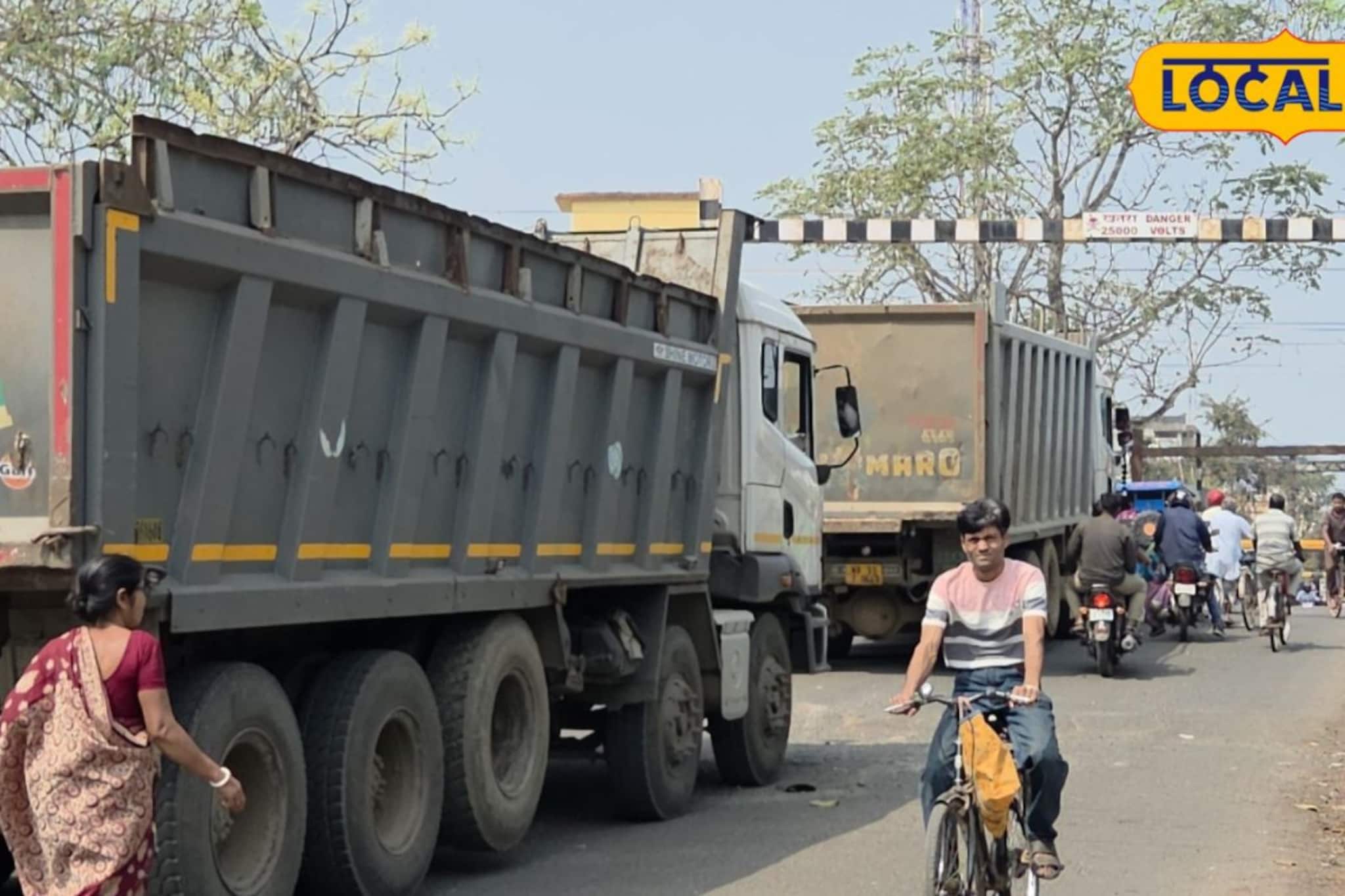 কবে শেষ হবে এই যন্ত্রণা! কেশিয়াড়ি মোড় রেলগেটে ওভারব্রিজের তৎপরতা বিধায়কের, আশায় সাধারণরা কবে শেষ হবে এই যন্ত্রণা! কেশিয়াড়ি মোড় রেলগেটে ওভারব্রিজের তৎপরতা বিধায়কের, আশায় সাধারণরা
