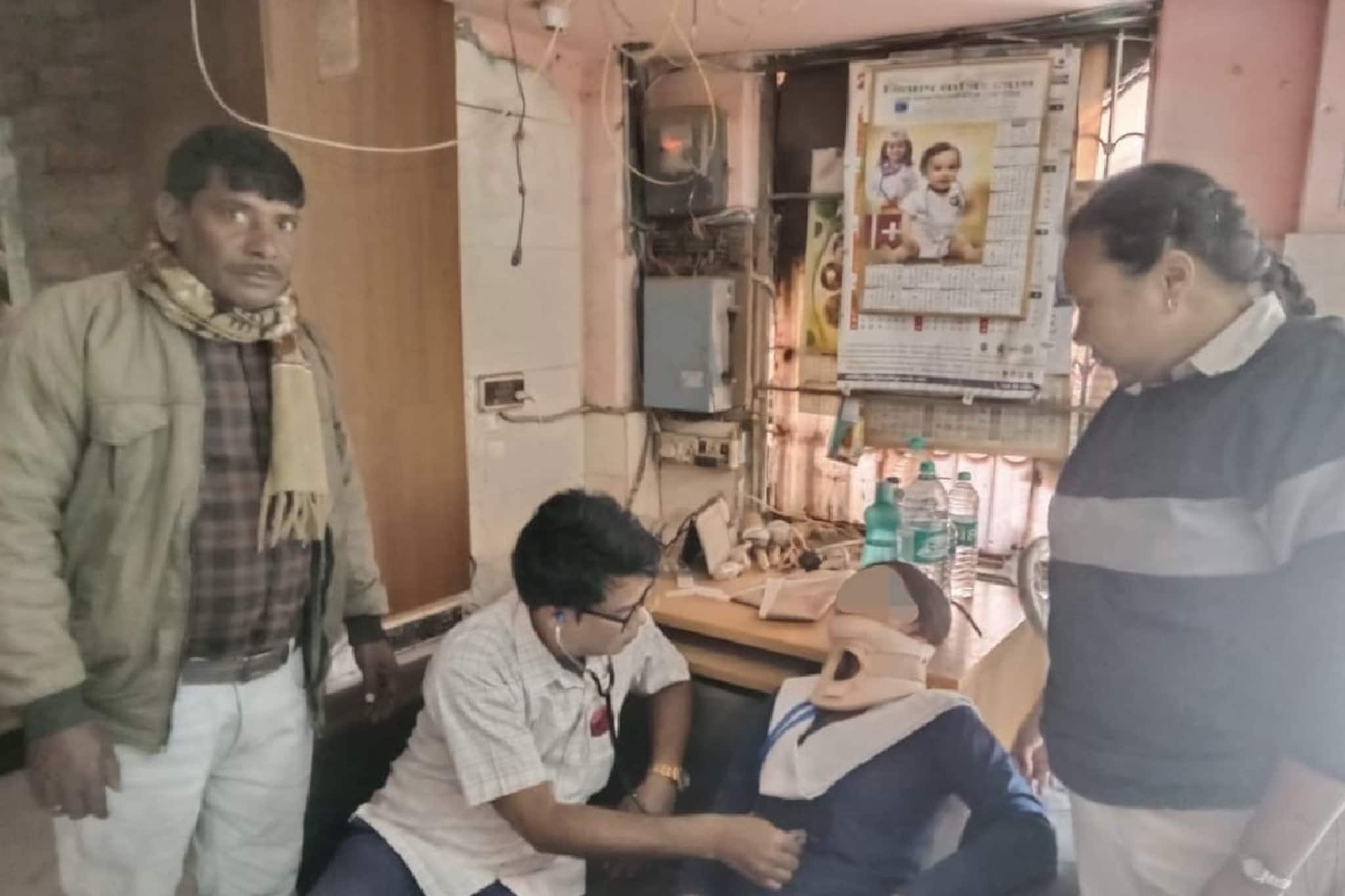 ধসে যেতে পারত ভবিষ্যৎ! মাধ্যমিকের দিন আচমকা অসুস্থ ছাত্রীকে রক্ষা করলেন লেডি কনস্টেবল পুনম