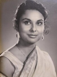 বাংলার 'চারুলতা' আজও সিনেমাপ্রেমীদের চোখের মণি! জন্মদিনে ফিরে দেখা মাধবীর প্রেমজীবন