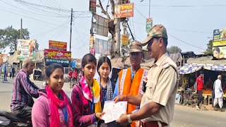 দেবদূত হয়ে হাজির পুলিশ! দেবদূত হয়ে হাজির পুলিশ!