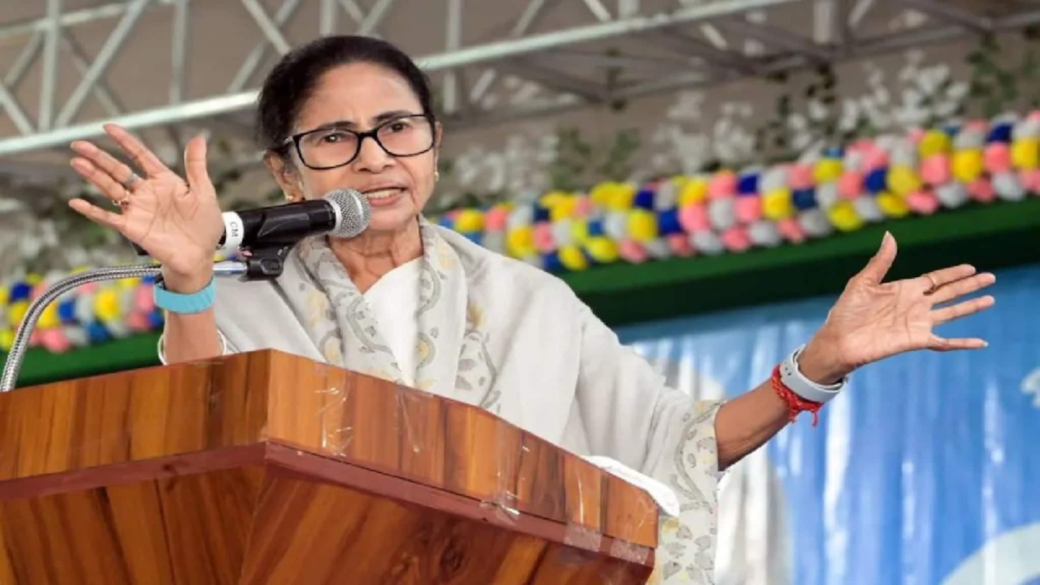 Mamata Banerjee: 'কমিশন তুঘলকি আচরণ করছে'! নির্বাচন কমিশনকে আক্রমণ মমতার