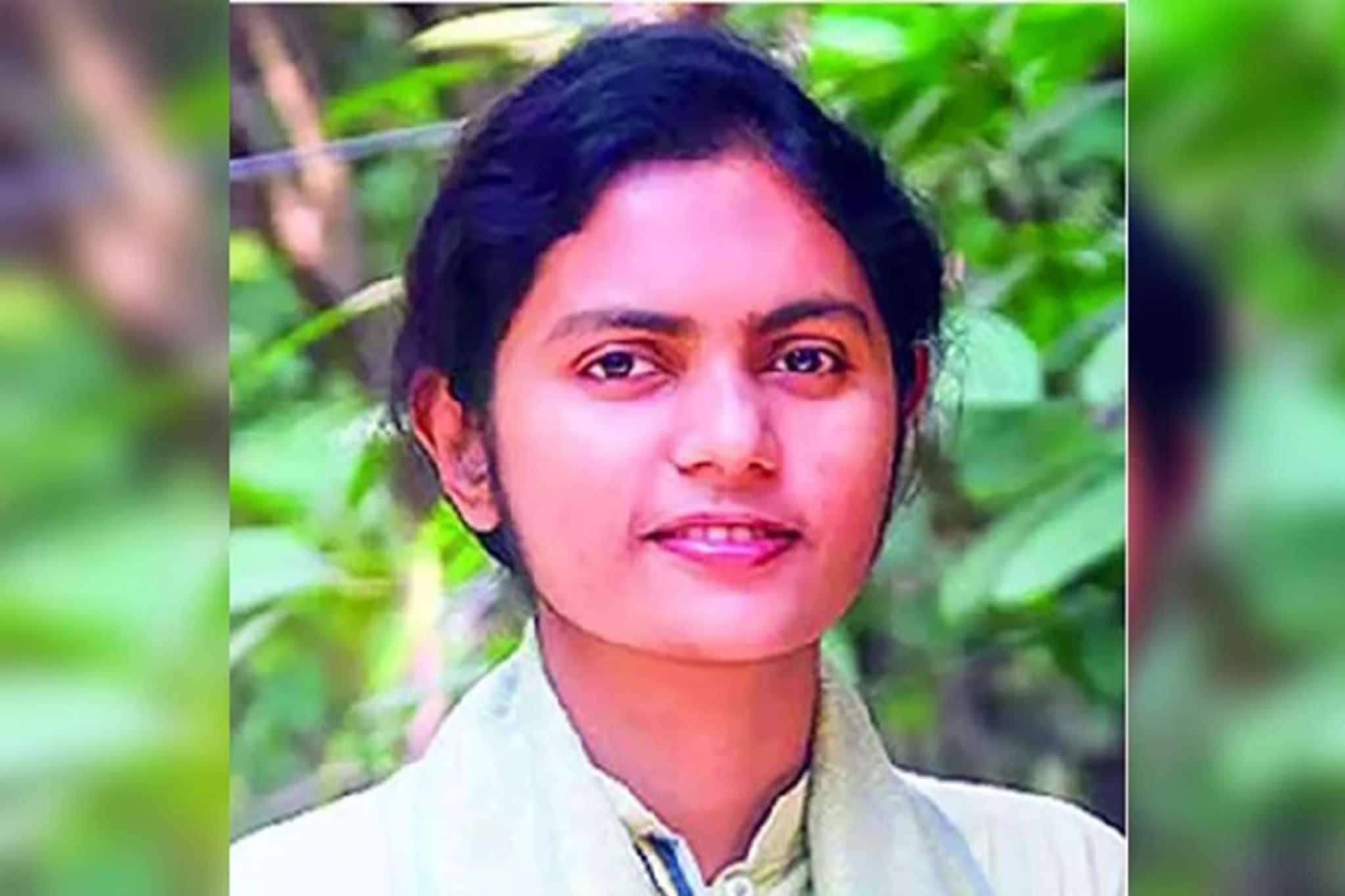 বাংলাদেশের ভোটে ঝড় তুলেছিলেন মনীষা চক্রবর্তী! কেমন ফল করলেন সে দেশের 'গরীব প্রার্থী'?