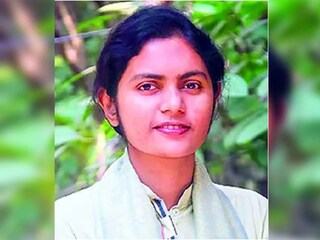 কী ফল হল মনীষার?