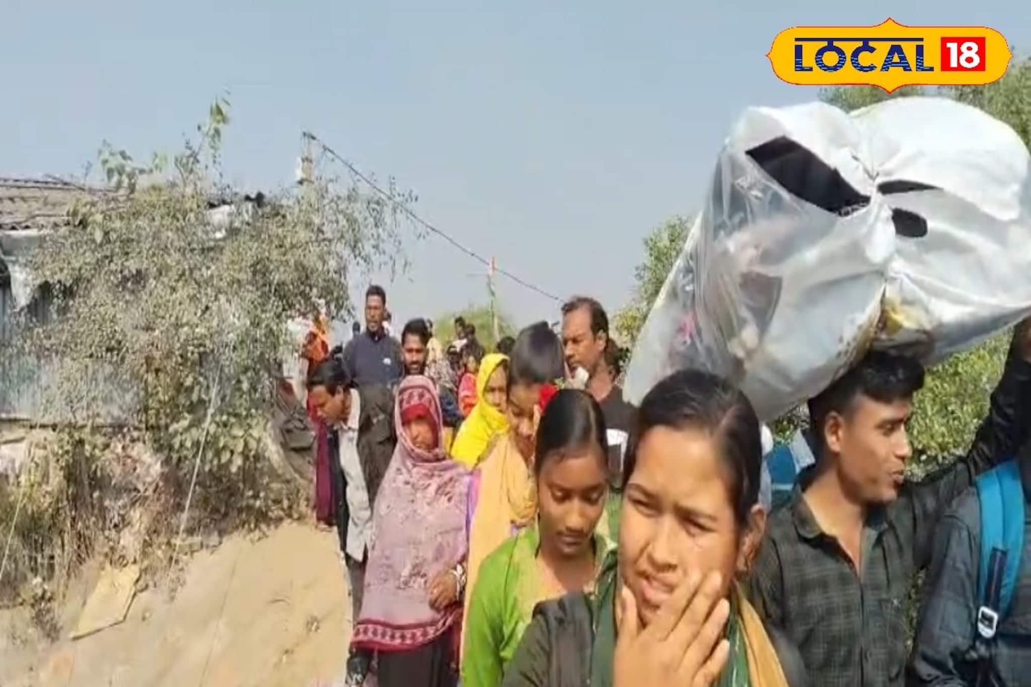 চোখের জল আর দু’হাত ভরা আশীর্বাদ! মাধ্যমিক পরীক্ষার আগেই মৌসুনি দ্বীপ ছাড়ল পরীক্ষার্থীরা