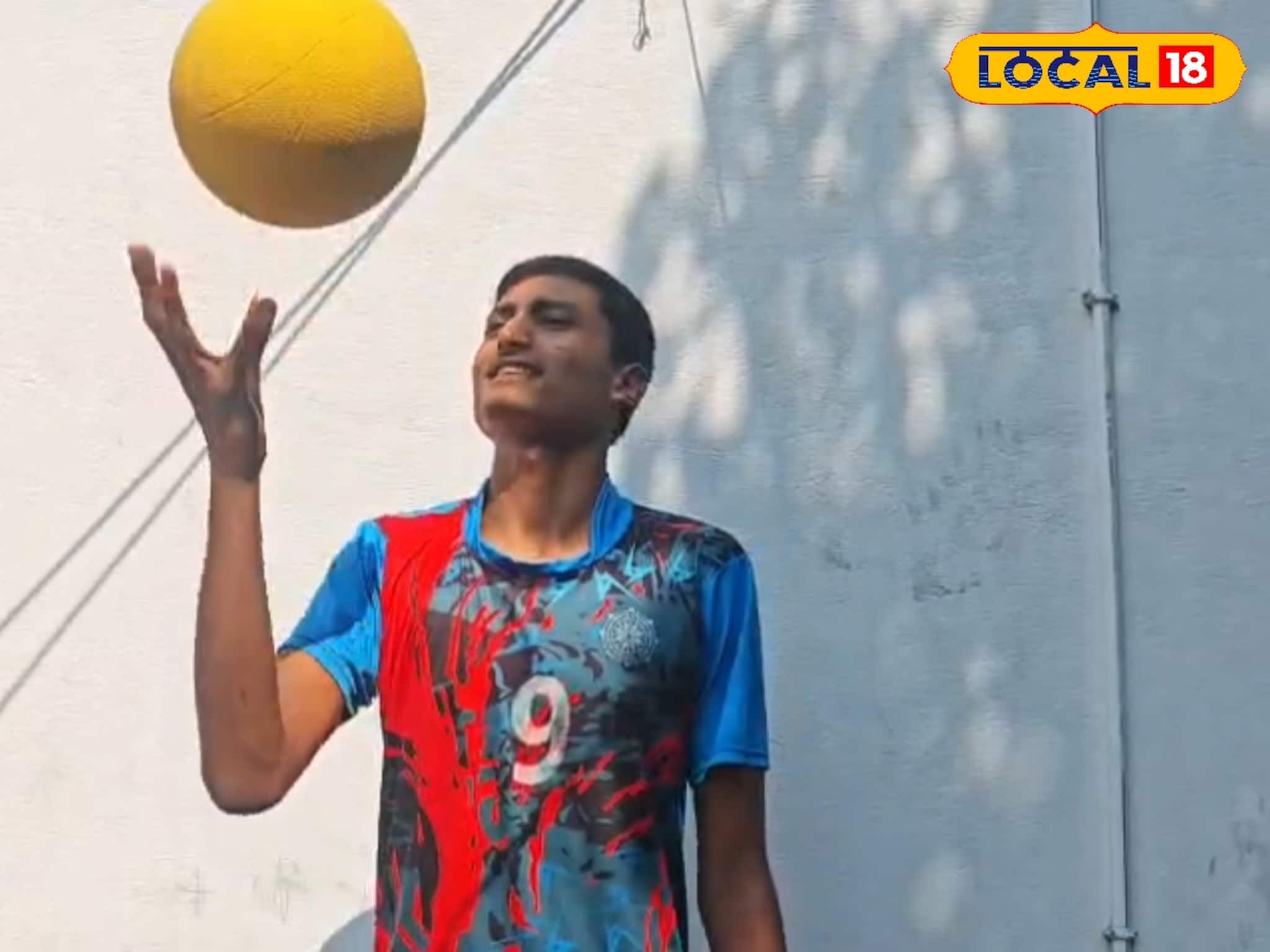 নুন আনতে পান্তা ফুরোয় দশা! সব বাধা টপকে ন্যাশনাল ভলিবল চ্যাম্পিয়নশিপে নদিয়ার আফরোজ