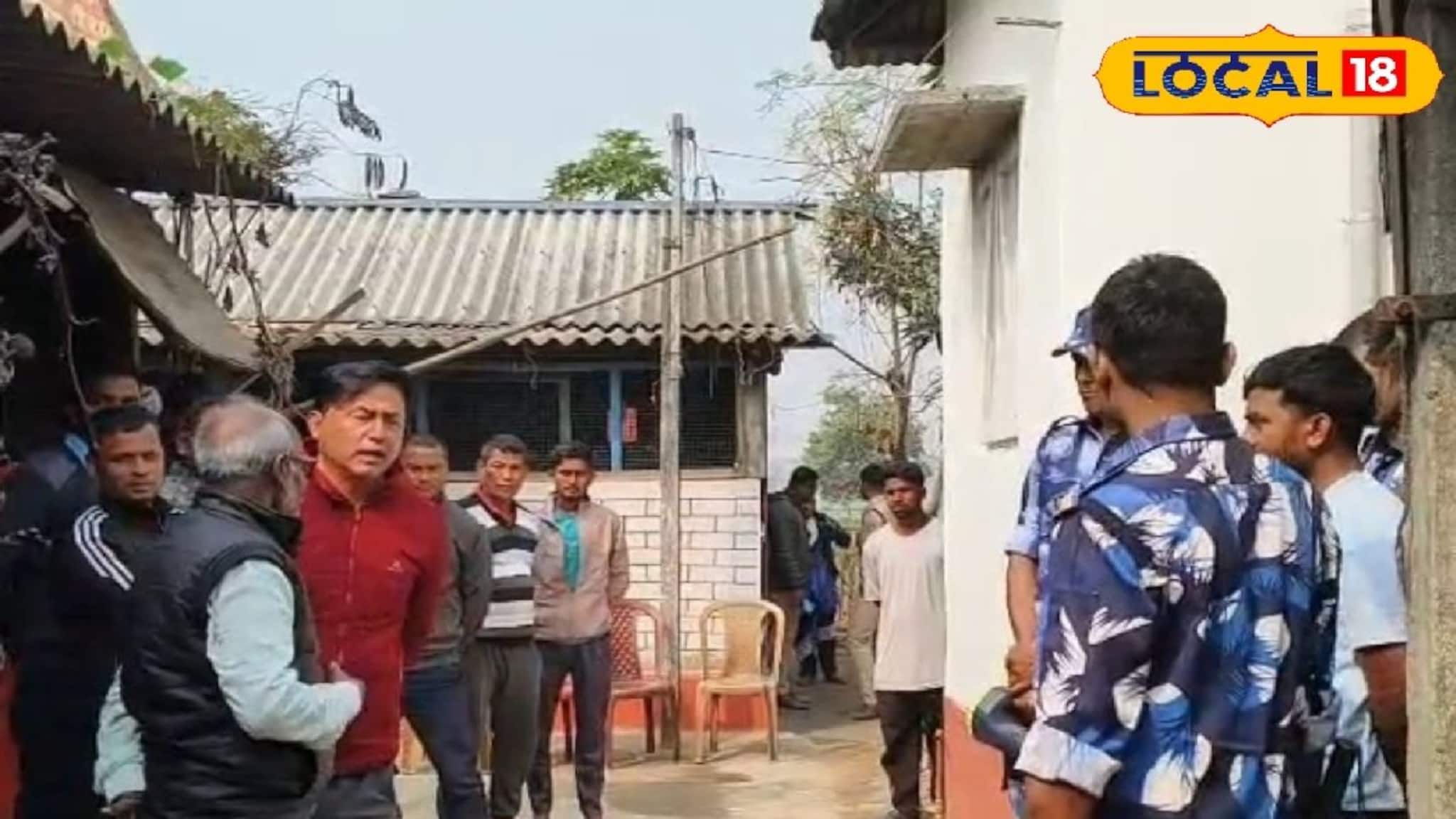 কাজ সেরে ফিরেছিলেন ঘরে, পরদিন সকালেই কোয়ার্টার থেকে মিলল মহিলার নিথর দেহ