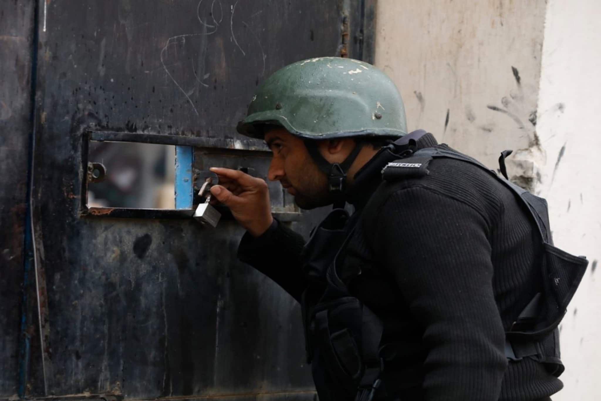 মাত্র ৮ মাসে ৯০০ জনকে হত্যা! পাকিস্তানে এসব কী করছে পুলিশ! আসলে কী ঘটছে জানেন?