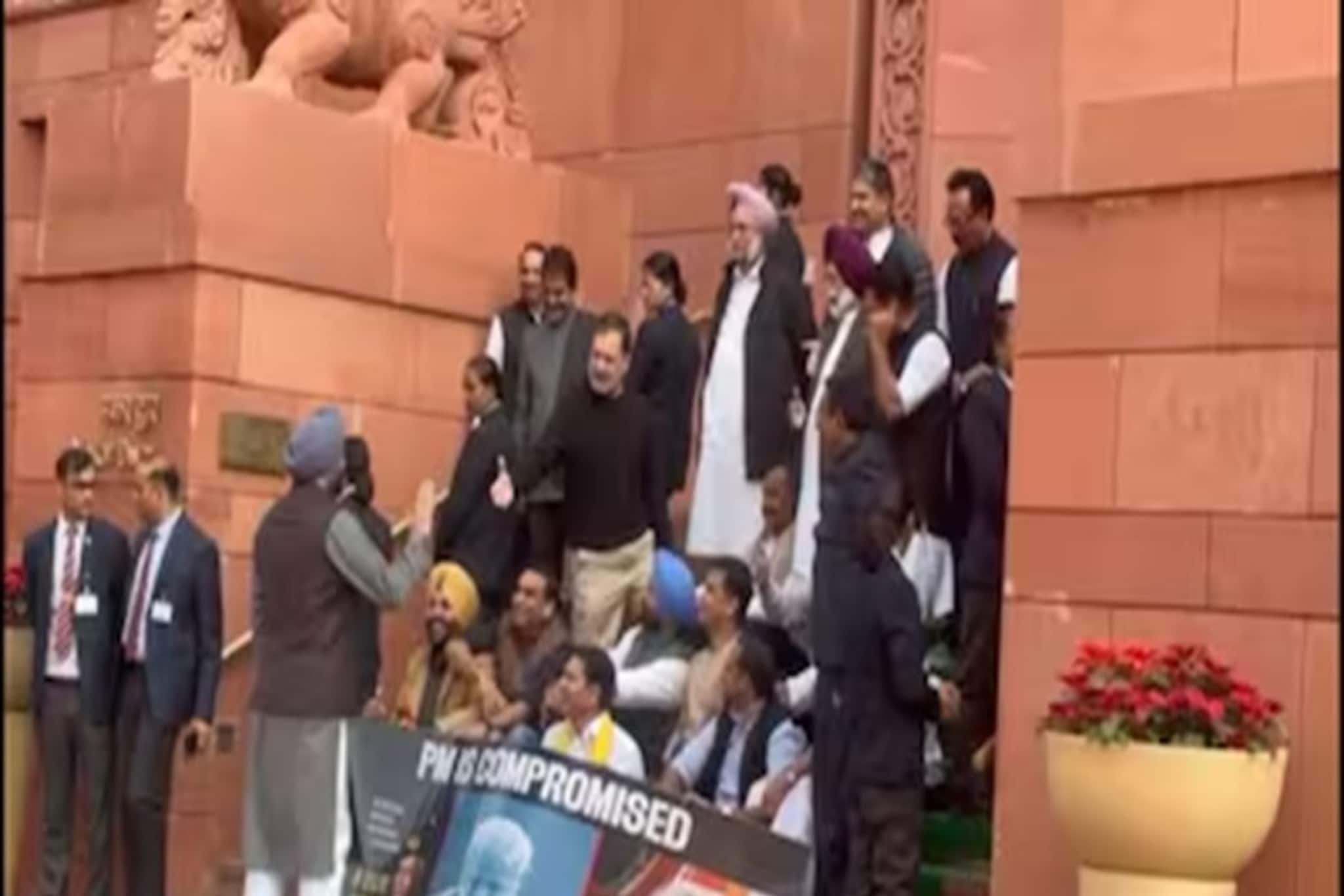 কেন্দ্রীয় মন্ত্রীকে 'গদ্দার' আক্রমণ রাহুলের!পাল্টা কংগ্রেস সাংসদ শুনলেন 'তুমি দেশের শত্রু'