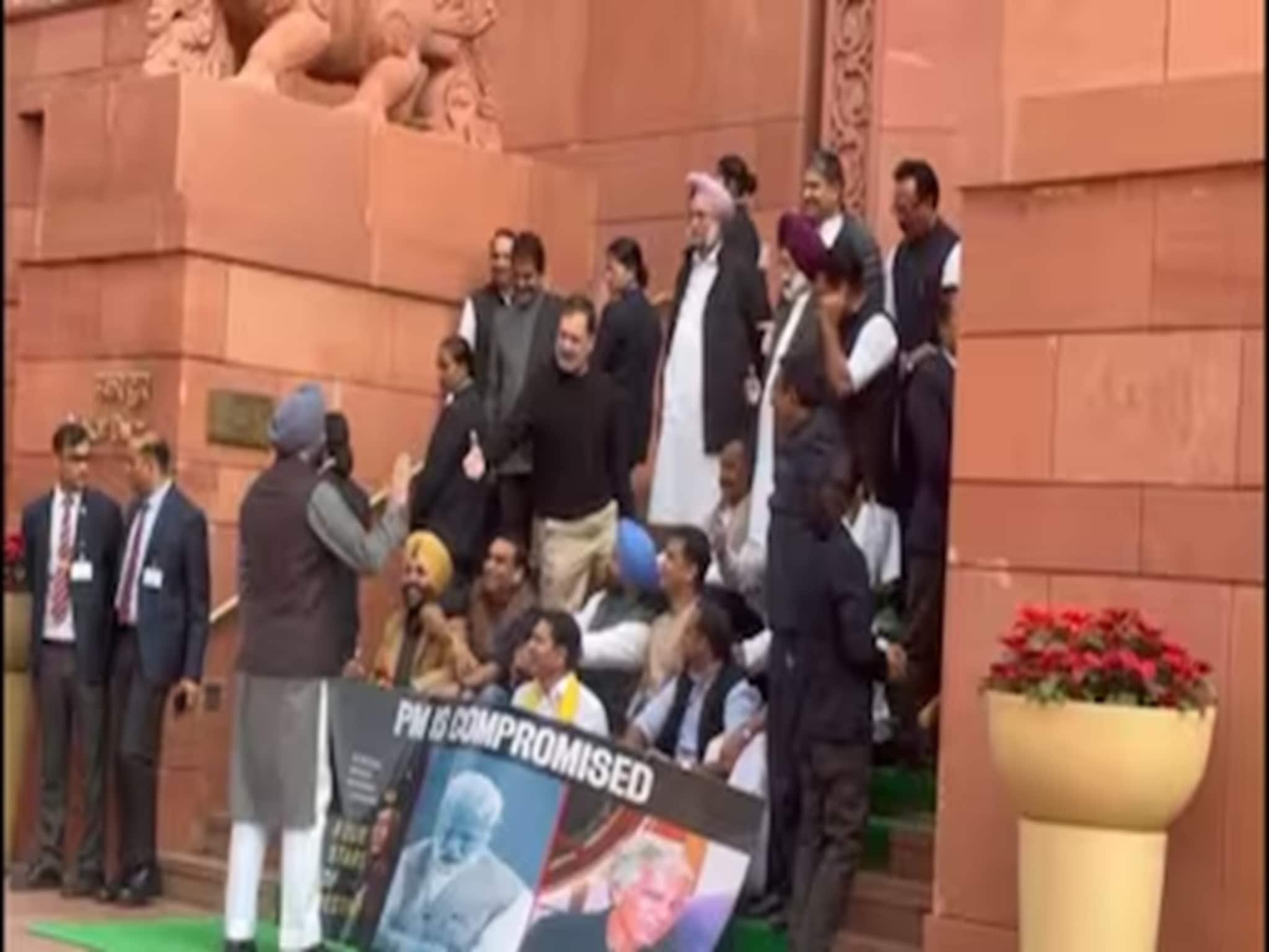 কেন্দ্রীয় মন্ত্রীকে 'গদ্দার' আক্রমণ রাহুলের!পাল্টা কংগ্রেস সাংসদ শুনলেন 'তুমি দেশের শত্রু'