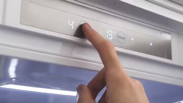 গরমে ফ্রিজের এই ৩ 'সেটিংস' না বদলালে খাবার পচে যাবে! খারাপ হবে মেশিনও! সঠিক উপায় কোনটা?