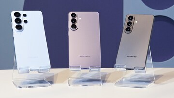 দুবাই না কি আমেরিক... কোথায় সস্তায় পাবেন Samsung S26? ভারতে কত টাকা বেশি গুনতে হচ্ছে?