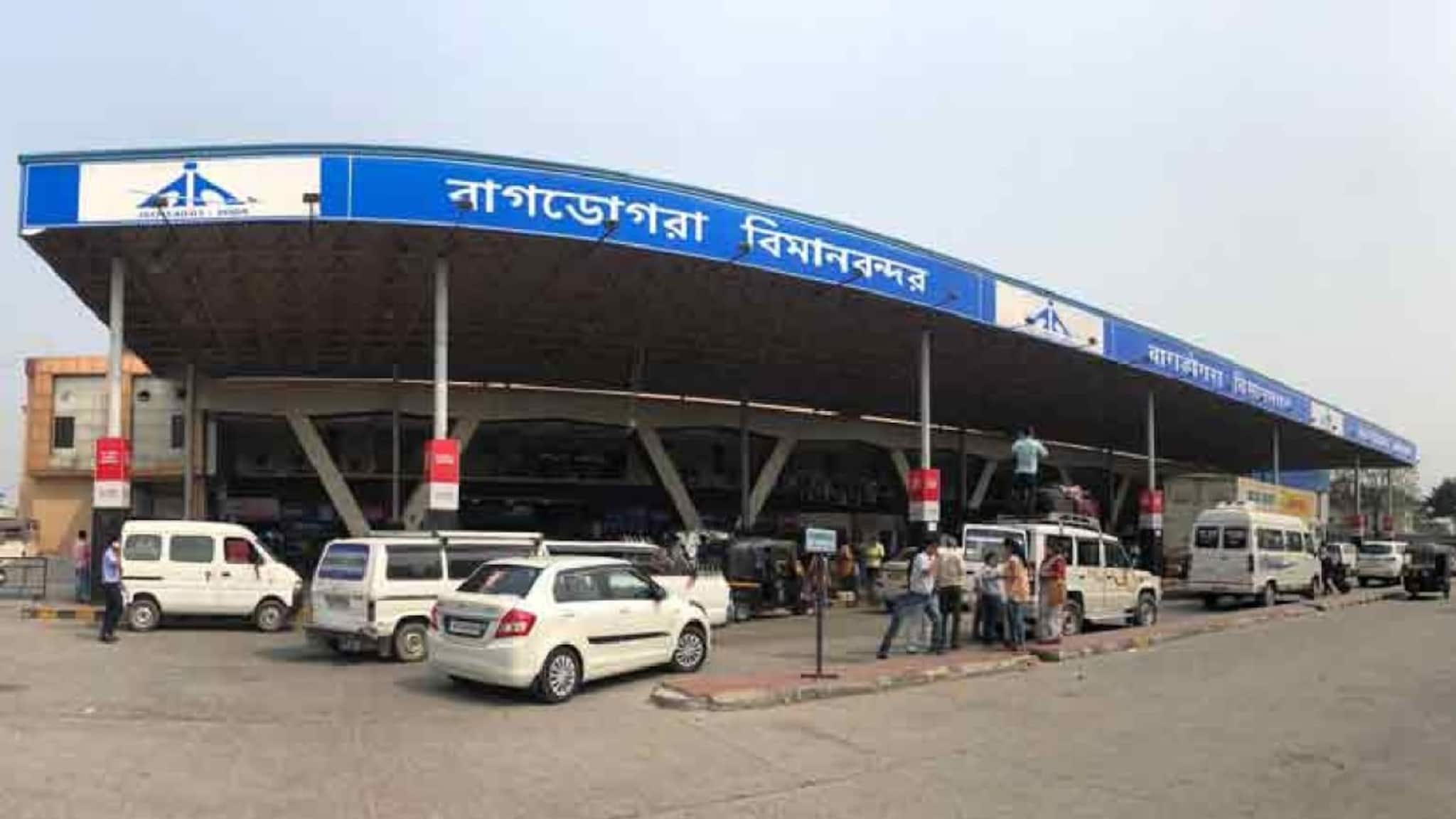 অনলাইন ক্যাব চালকদের হেনস্থা ও মারধরের অভিযোগ বাগডোগরা বিমানবন্দরে অনলাইন ক্যাব চালকদের হেনস্থা ও মারধরের অভিযোগ বাগডোগরা বিমানবন্দরে