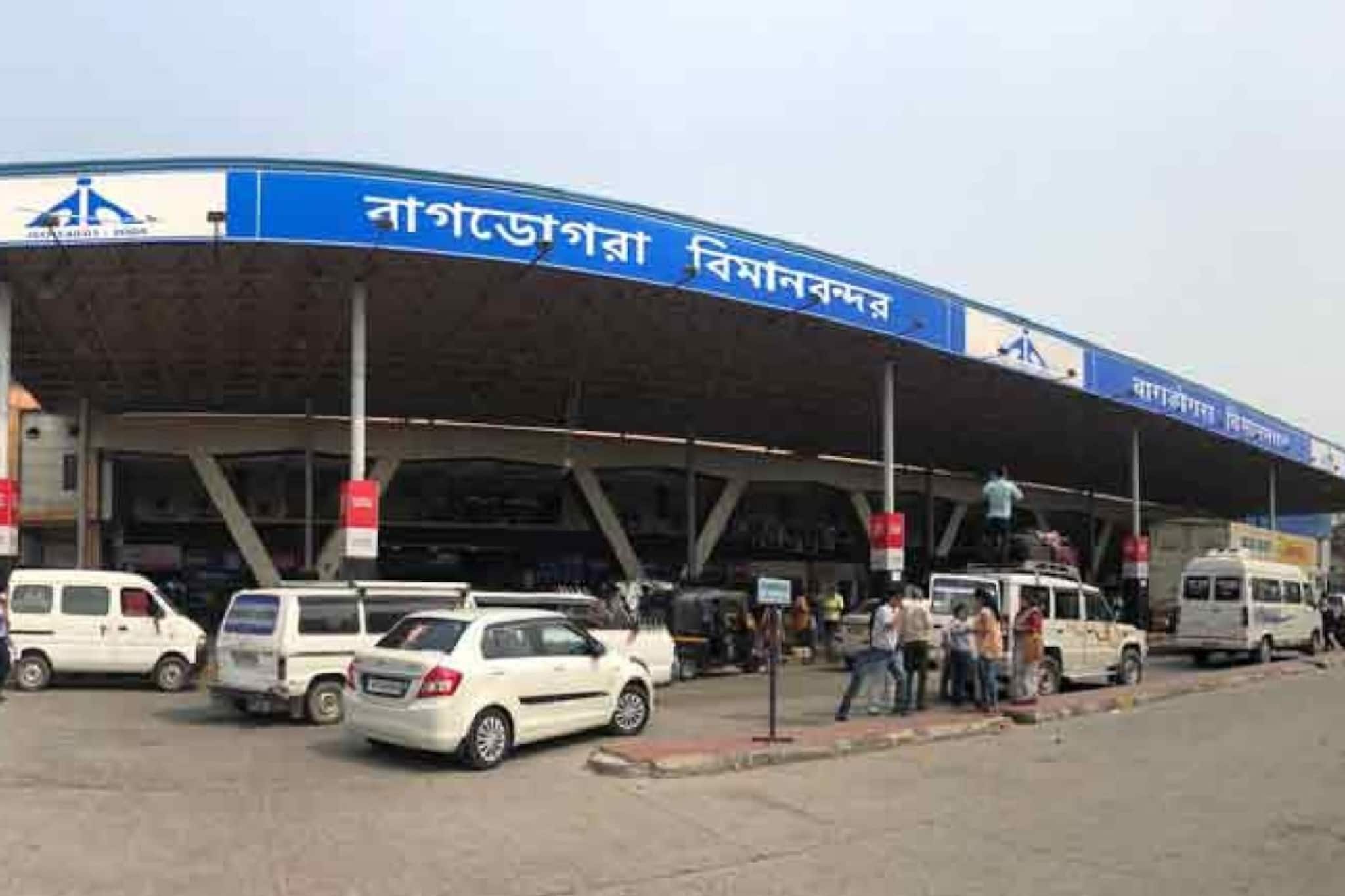 অনলাইন ক্যাব চালকদের হেনস্থা ও মারধরের অভিযোগ বাগডোগরা বিমানবন্দরে