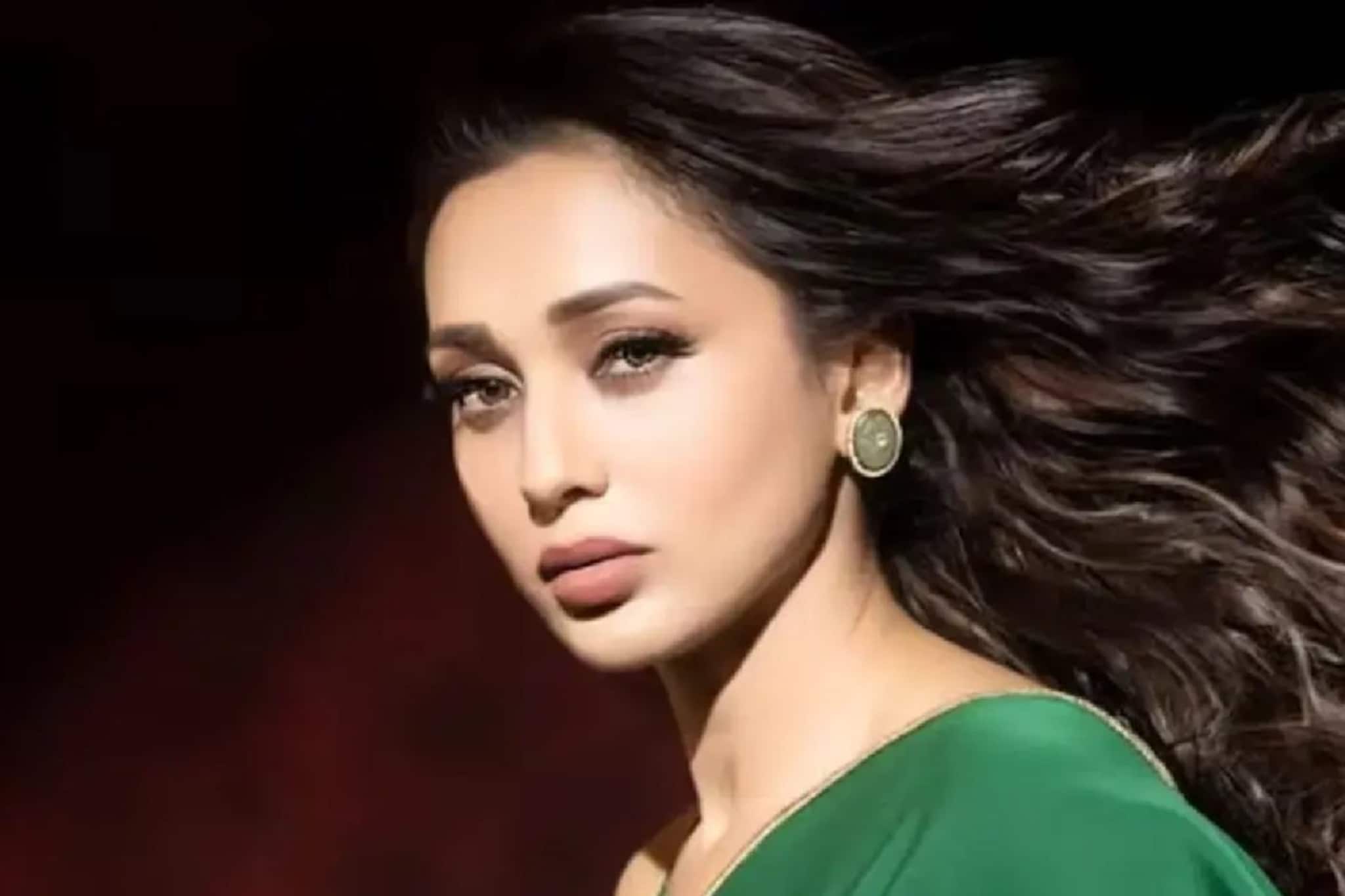 জনসমক্ষে ক্ষমা, অনুষ্ঠানের ২.৬৫ লক্ষ, ২০ লক্ষ ক্ষতিপূরণ...বনগাঁকাণ্ডে এবার নোটিস মিমিকে