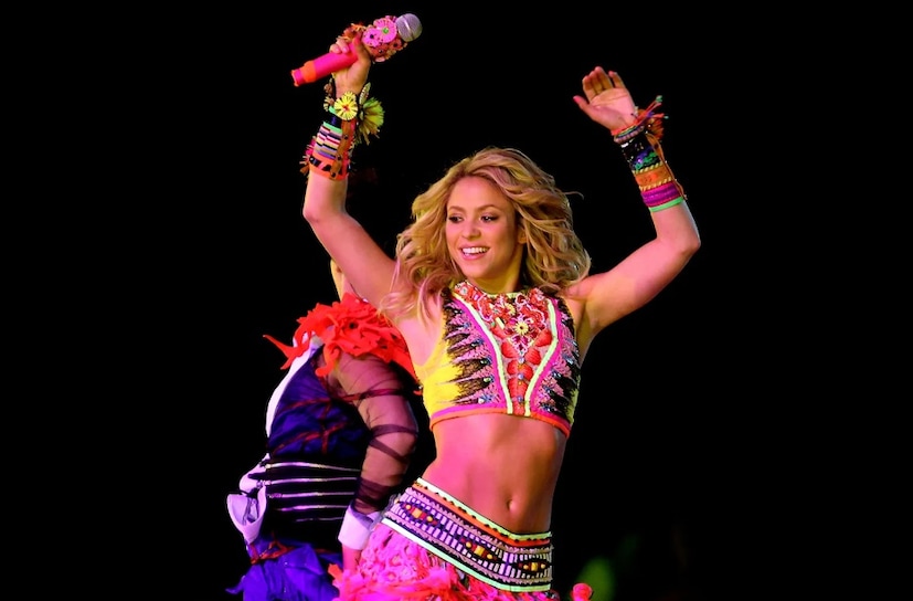 ভারতে আসছেন ল্যাটিন পপস্টার শাকিরা৷ ১৯ বছর পরে ভারতে অনুষ্ঠান করতে আসছেন তিনি। শেষবার ২০০৭ সালে মুম্বইতে ওরাল ফিক্সেশন ট্যুরে ভারতীয় দর্শকদের মাতিয়ে দিয়ে যান এই ইন্টারন্যাশনল স্টার৷ ফলে আরও একবার তাঁর পারফরম্যান্স দেখার জন্য মুখিয়ে এই দেশের শ্রোতারা৷ ভারতে আসছেন ল্যাটিন পপস্টার শাকিরা৷ ১৯ বছর পরে ভারতে অনুষ্ঠান করতে আসছেন তিনি। শেষবার ২০০৭ সালে মুম্বইতে ওরাল ফিক্সেশন ট্যুরে ভারতীয় দর্শকদের মাতিয়ে দিয়ে যান এই ইন্টারন্যাশনল স্টার৷ ফলে আরও একবার তাঁর পারফরম্যান্স দেখার জন্য মুখিয়ে এই দেশের শ্রোতারা৷