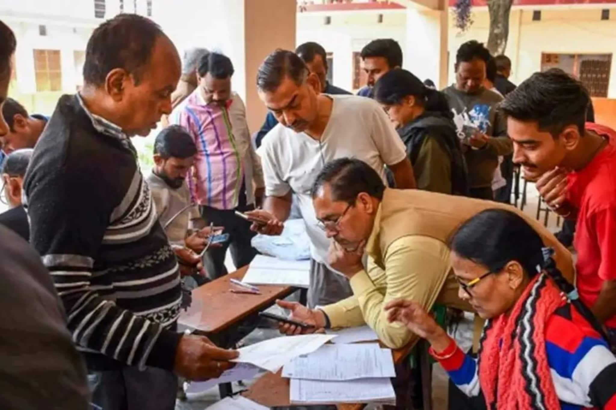 শনিবার বেরচ্ছে বাংলার ভোটার তালিকা! কোথায় কোথায় কীভাবে দেখতে পাবেন এই ভোটার তালিকা?