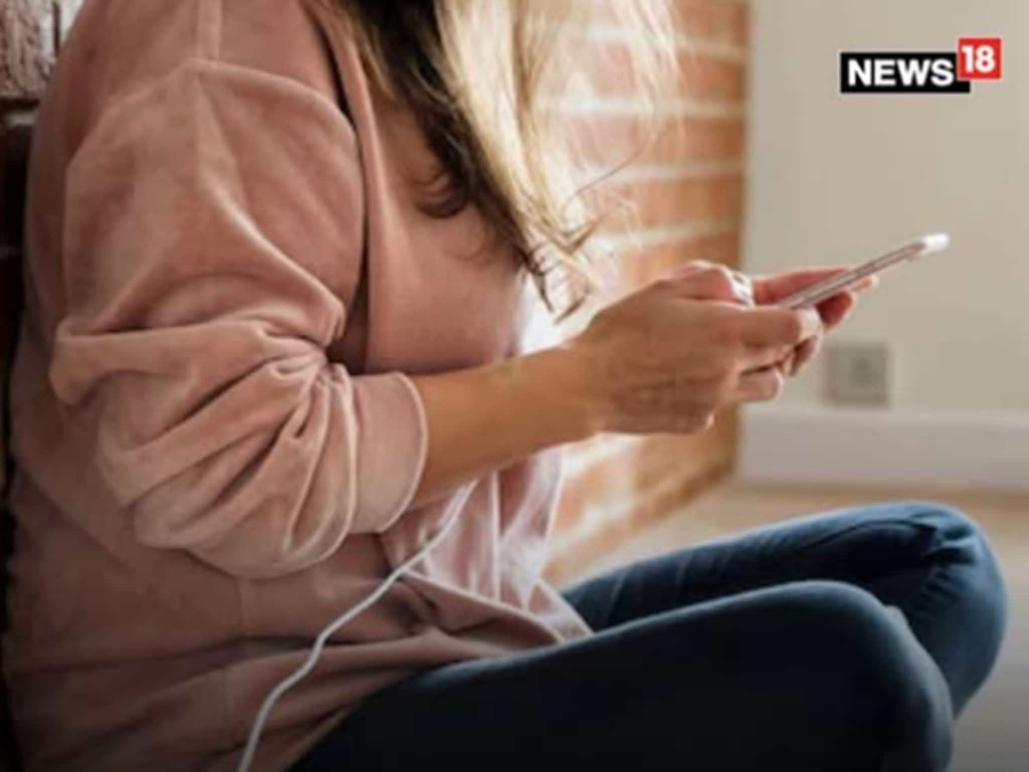 মোবাইল গেম খেলা নিয়ে বকাবকি দিদির, অভিমানে চরম পরিণতি বেছে নিল বোন