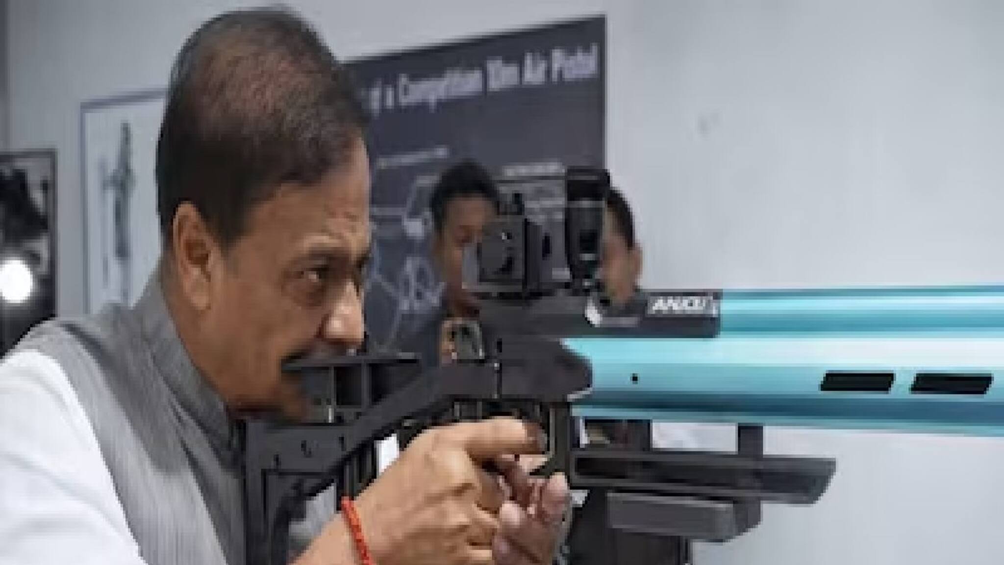 ‘রাজনৈতিক লড়াই প্রায়ই সুপ্রিম কোর্টে লড়া হয়’! হিমন্তর বন্দুকের ভিডিও নিয়ে মামলায় মন্তব্য প্রধান বিচারপতির