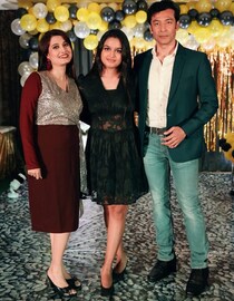 বাড়ির বিশাল ব্যবসা,বাবার মতো অভিনয় করবেন না,অপরূপ সুন্দরী টোটা রায়চৌধুরীর মেয়ে কী করেন