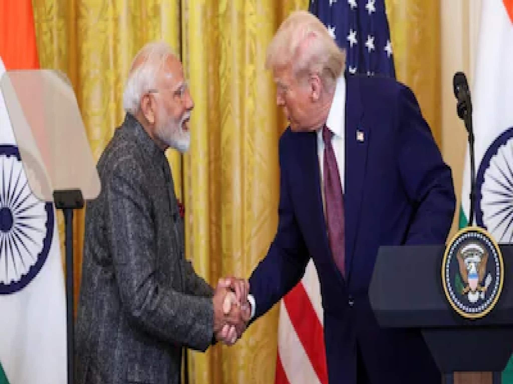 ‘লাভজনক মাইলফলক’! কত শতাংশ শুল্কে রফা হল? আশা দেখাচ্ছে ভারত ও আমেরিকার নতুন বাণিজ্যচুক্তি!