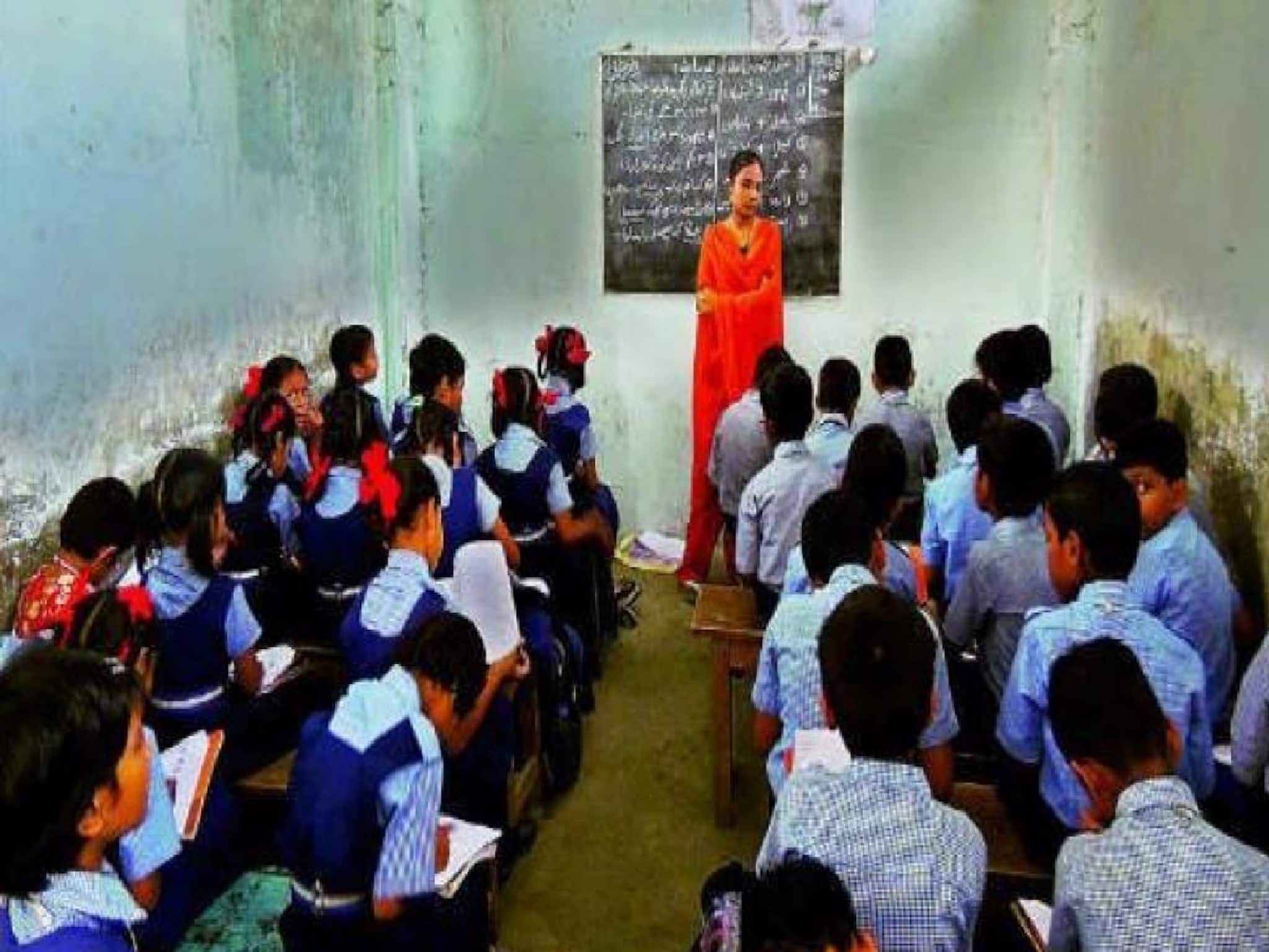 ম্যাচিং ভ্যাকেন্সির অভাবে থমকে উচ্চ প্রাথমিকের নিয়োগ! ১২৪১ জন প্রার্থী এখনও অনিশ্চয়তায়