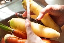 এমনিতে হবে না! এই বিশেষ জলে ধুয়ে নিন ফল ও সবজি! তবেই দূর হবে ক্ষতিকর জীবাণু ও রাসায়নিক