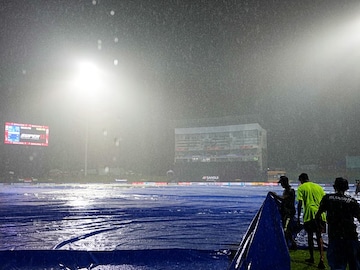 Reserve Day: বইবে হাওয়া, সঙ্গী বৃষ্টি-বজ্রপাত, ম্যাচ ভেস্তে গেলে কি রিজার্ভ ডেতে খেলা Reserve Day: বইবে হাওয়া, সঙ্গী বৃষ্টি-বজ্রপাত, ম্যাচ ভেস্তে গেলে কি রিজার্ভ ডেতে খেলা