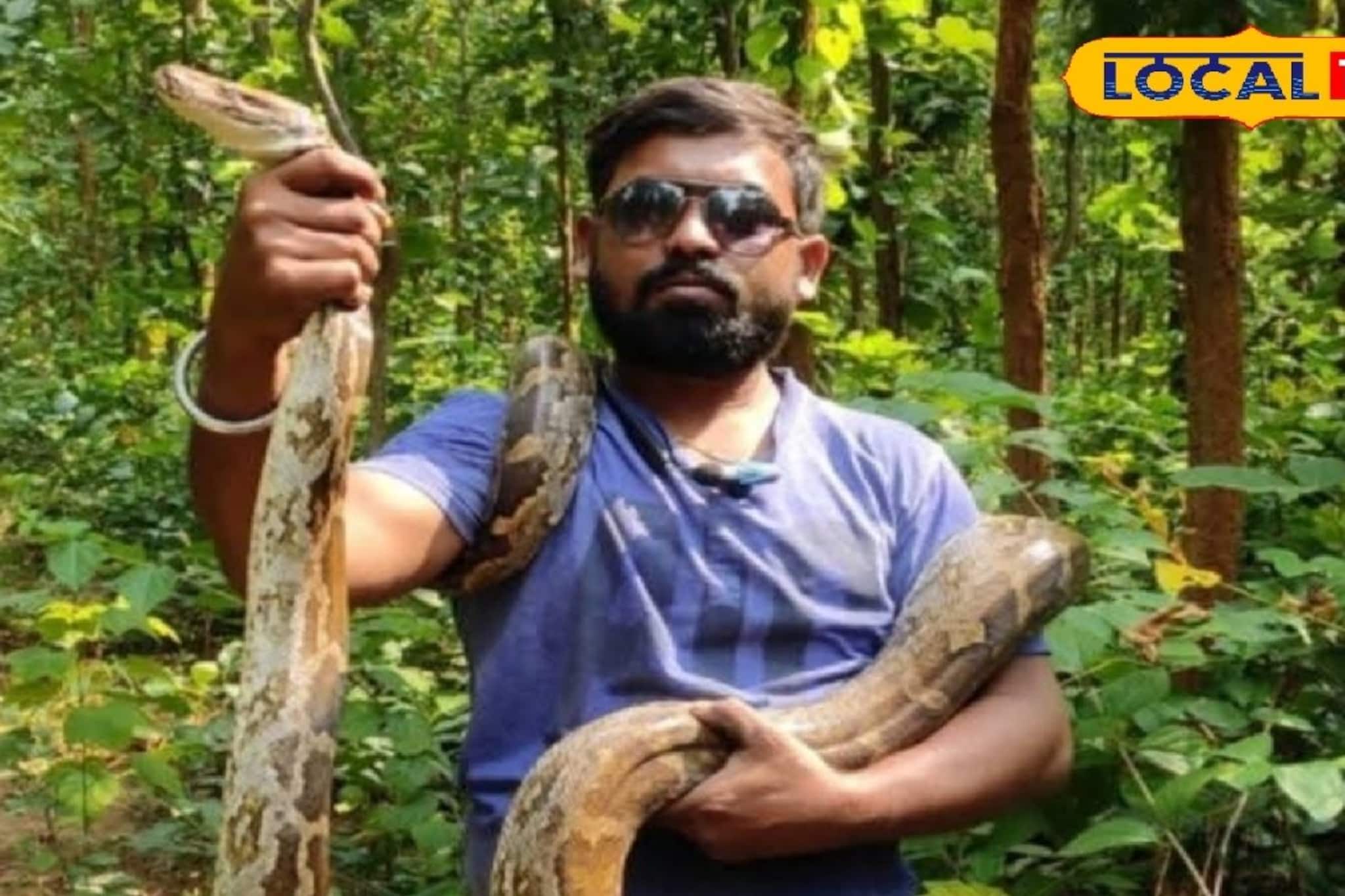 লোকে বলে 'স্নেক ম্যান', বিষধরের প্রাণ বাঁচাতে জলের মতো নিজের টাকা খরচ করেন এই যুবক