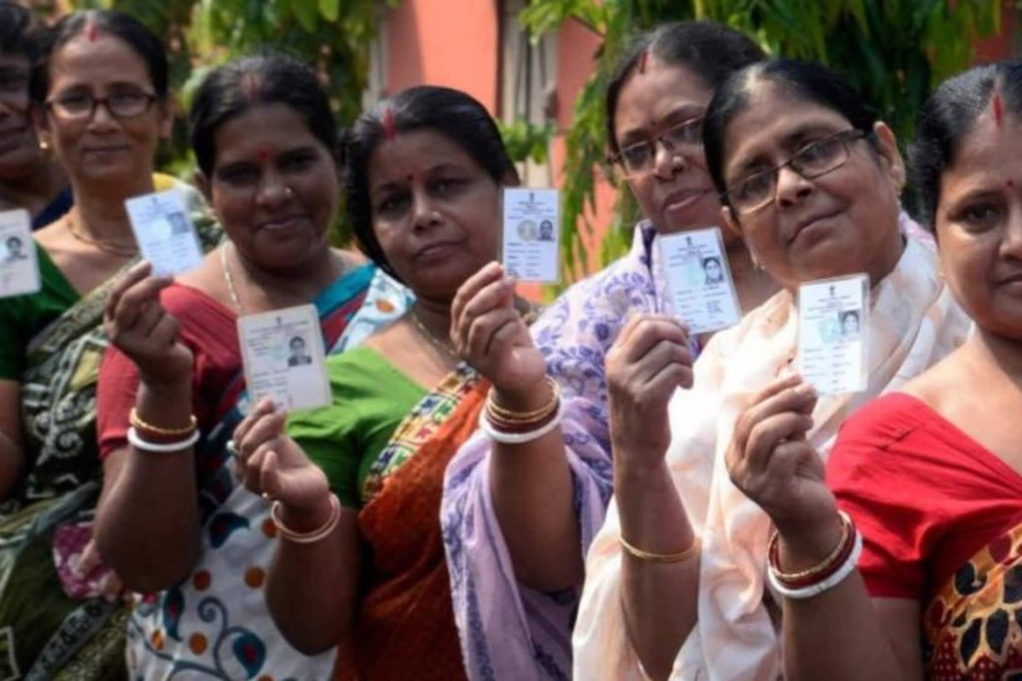 ধরে রাখতে হবে ‘মহিলা ভোট’! ‘বসন্ত আজ বঙ্গে’ থেকে ‘গোবিন্দভোগ, তুলাইপাঞ্জি’ পরপর কর্মসূচি ধরে রাখতে হবে ‘মহিলা ভোট’! ‘বসন্ত আজ বঙ্গে’ থেকে ‘গোবিন্দভোগ, তুলাইপাঞ্জি’ পরপর কর্মসূচি