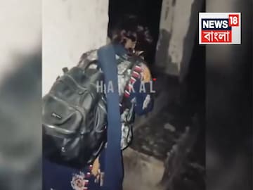 ‘ভয় পেয়েছে পাকিস্তান..,’ একজন সোজা ঢুকে গেল ISI এর অফিসে! অন্যজনের পরনে সালোয়ার, হাতে.. ‘ভয় পেয়েছে পাকিস্তান..,’ একজন সোজা ঢুকে গেল ISI এর অফিসে! অন্যজনের পরনে সালোয়ার, হাতে..