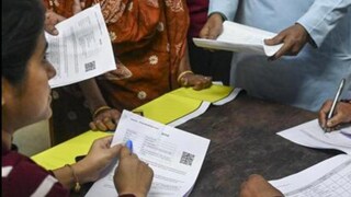 বিহারে নথি গ্রহণ, বাংলায় বাতিলের অভিযোগ! লগ-ইন বন্ধে শুনানি বঞ্চিত কয়েক লক্ষ আবেদনকারী