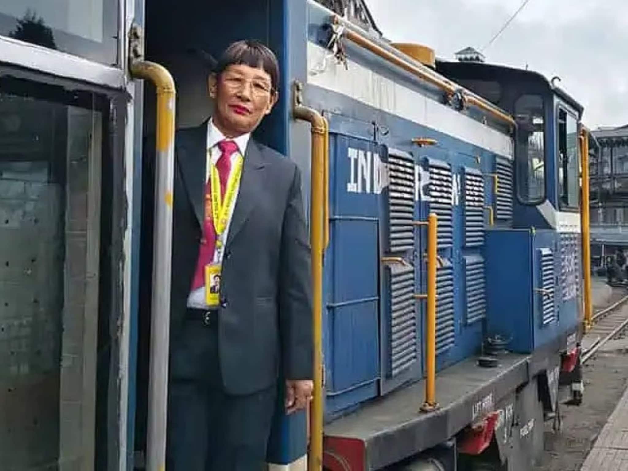 দার্জিলিঙের মেয়ে...তৈরি করলেন ইতিহাস! পাহাড়ি পাকদণ্ডীতে পাহাড়ের মেয়ের জয়জয়কার