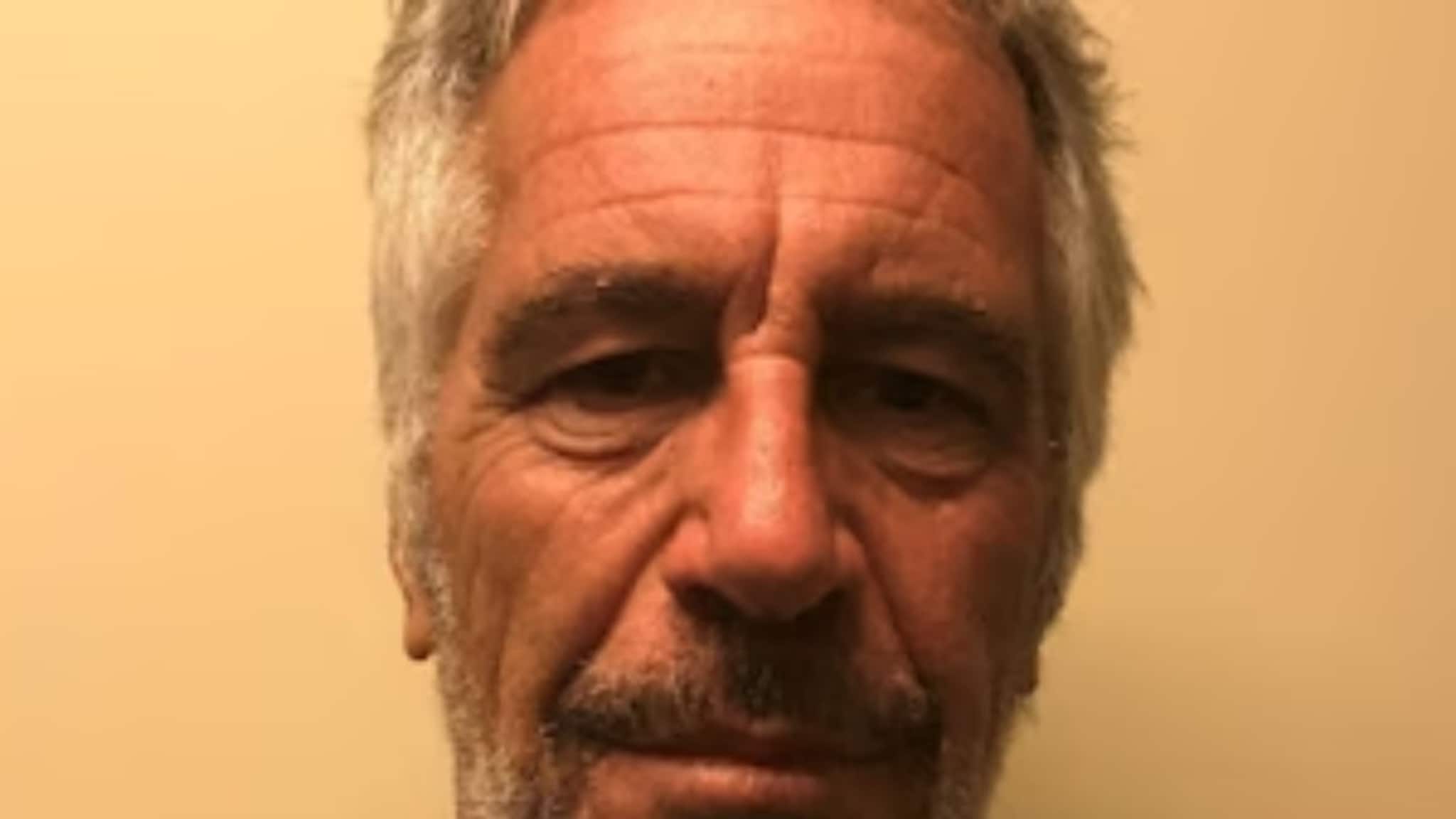 Jeffrey Epstein case: এপস্টেইনের ‘কবলে’ ভারতীয় মেয়েও! যৌন অত্যাচার, তারপর..মামলা’র ফাইল রিলিজে প্রকাশ্যে নতুন তথ্য