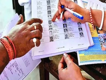 ২৯৪ বিধানসভার ৯৯ আসনে নতুন ভোটার 'শূন্য', কেন? চূড়ান্ত ভোটার তালিকায় 'রহস্য'!