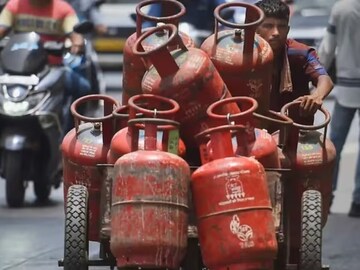 LPG Gas: রান্নার গ্যাস নিয়ে কী বলল ভারত ও HP Gas কোম্পানি? যুদ্ধ পরিস্থিতির মাঝেই ঘাটতির আশঙ্কা? আসল তথ্য জানুন