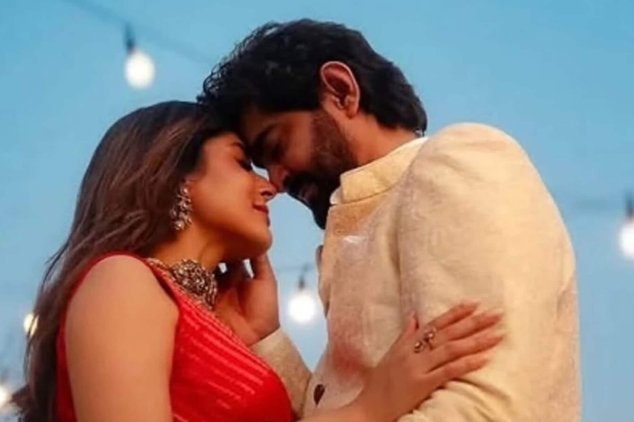 ক্রিকেটের জনপ্রিয় সঞ্চালক গৌরব কাপুর ও অভিনেত্রী কৃতিকা কামরার বিয়ে! পার্টির অন্দরের অদেখা ছবি ভাইরাল